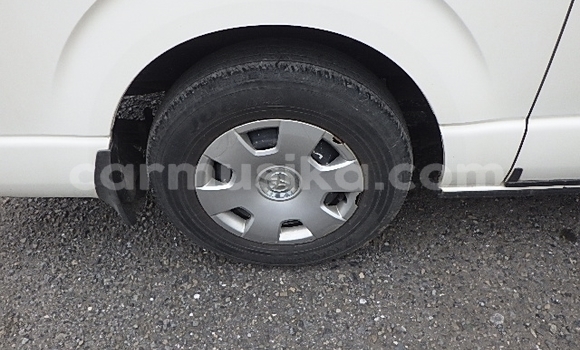 Nunua Ilio tumika Toyota Hiace Nyeupe Gari ndani ya Beitbridge nchini Matabeleland Kusini Nunua Ilio tumika Toyota Hiace Nyeupe Gari ndani ya Beitbridge nchini Matabeleland Kusini