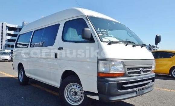 Buy Used Toyota Hiace White Car in Beitbridge in Matabeleland South