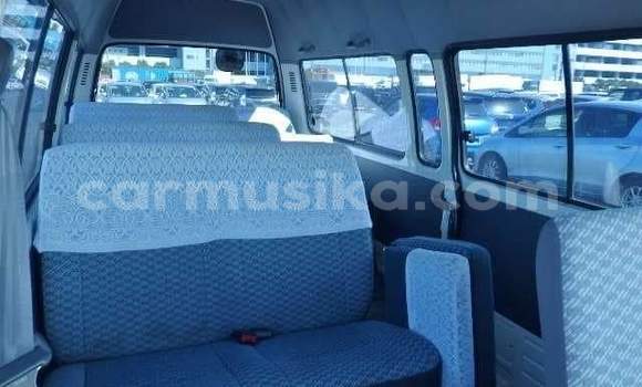 Buy Used Toyota Hiace White Car in Beitbridge in Matabeleland South Buy Used Toyota Hiace White Car in Beitbridge in Matabeleland South