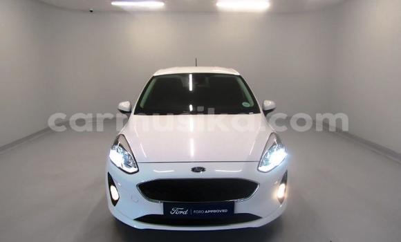 Nunua Ilio tumika Ford Fiesta Nyeupe Gari ndani ya Beitbridge nchini Matabeleland Kusini Nunua Ilio tumika Ford Fiesta Nyeupe Gari ndani ya Beitbridge nchini Matabeleland Kusini