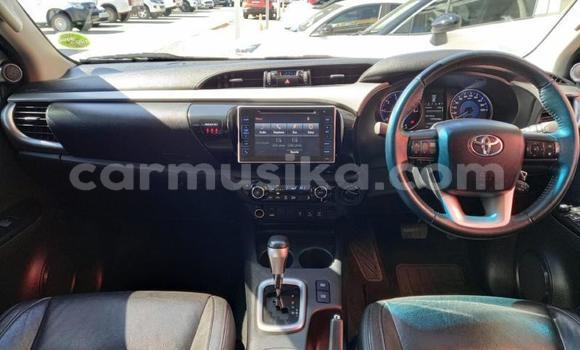 Buy Used Toyota Hilux White Car in Beitbridge in Matabeleland South Buy Used Toyota Hilux White Car in Beitbridge in Matabeleland South