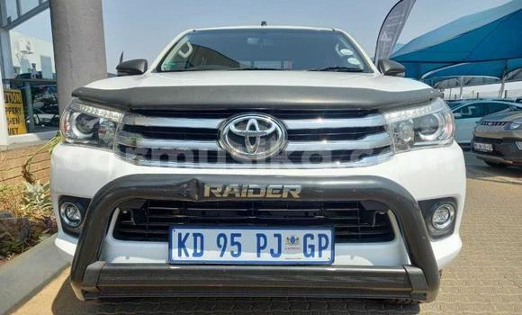 Buy Used Toyota Hilux White Car in Beitbridge in Matabeleland South Buy Used Toyota Hilux White Car in Beitbridge in Matabeleland South