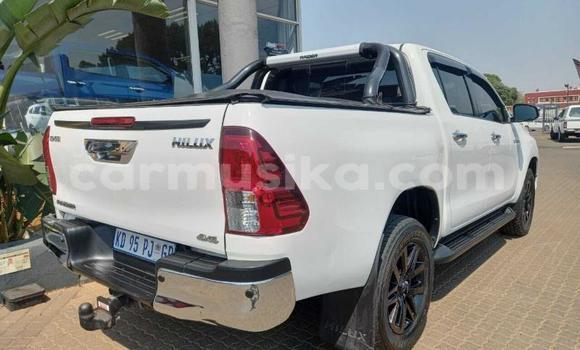 Buy Used Toyota Hilux White Car in Beitbridge in Matabeleland South Buy Used Toyota Hilux White Car in Beitbridge in Matabeleland South