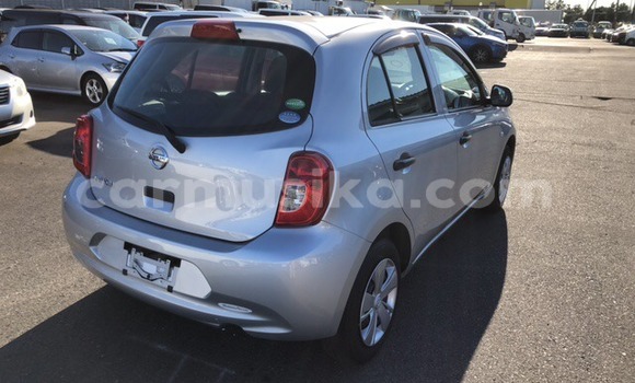 Nunua Ilio tumika Nissan March Fedha Gari ndani ya Beitbridge nchini Matabeleland Kusini Nunua Ilio tumika Nissan March Fedha Gari ndani ya Beitbridge nchini Matabeleland Kusini