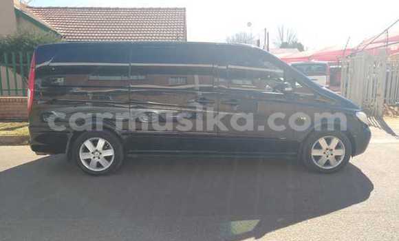Tenga Tsaru Mercedes‒Benz Viano Nhema Mota in Beitbridge in Matabeleland South Tenga Tsaru Mercedes‒Benz Viano Nhema Mota in Beitbridge in Matabeleland South