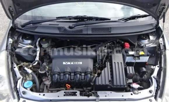 Buy Used Honda Fit Silver Car in Beitbridge in Matabeleland South Buy Used Honda Fit Silver Car in Beitbridge in Matabeleland South