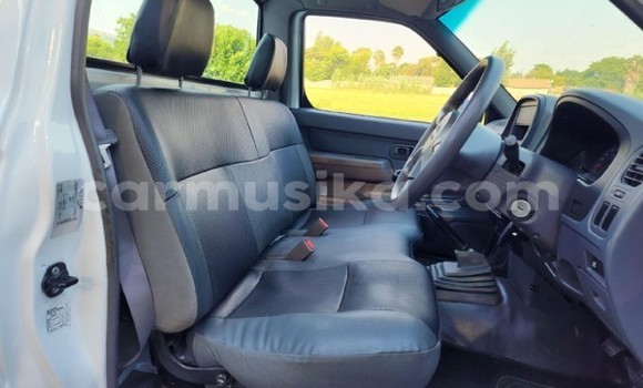 Tenga Tsaru Nissan NP 300 Chena Mota in Beitbridge in Matabeleland South Tenga Tsaru Nissan NP 300 Chena Mota in Beitbridge in Matabeleland South