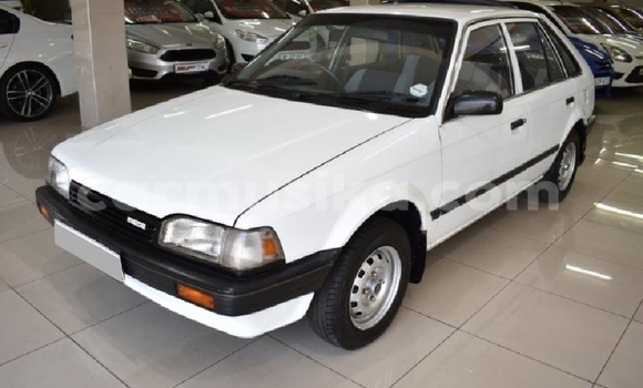 Tenga Tsaru Mazda 323 Chena Mota in Beitbridge in Matabeleland South