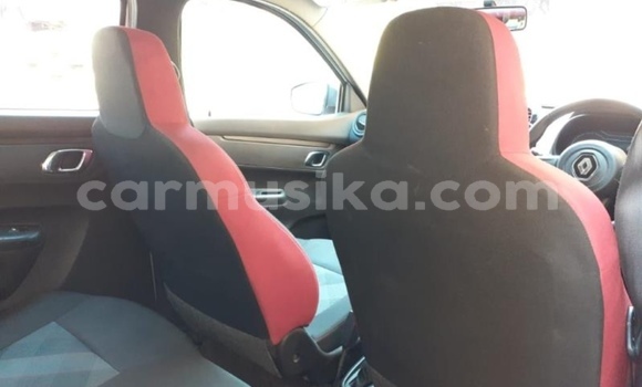 Nunua Ilio tumika Renault KWID Fedha Gari ndani ya Beitbridge nchini Matabeleland Kusini Nunua Ilio tumika Renault KWID Fedha Gari ndani ya Beitbridge nchini Matabeleland Kusini