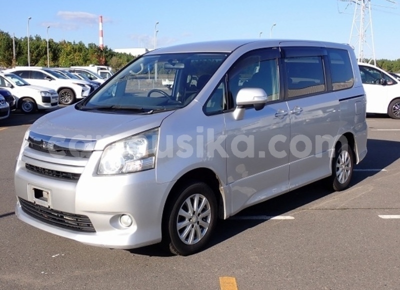 Big with watermark toyota noah matabeleland south beitbridge 31741