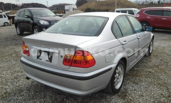 Tenga Tsaru BMW 3–Series Sirivha Mota in Beitbridge in Matabeleland South Tenga Tsaru BMW 3–Series Sirivha Mota in Beitbridge in Matabeleland South
