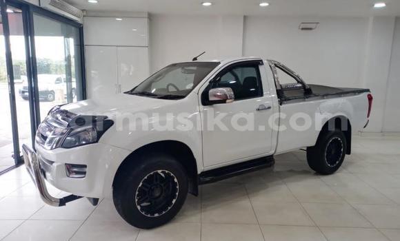 Tenga Tsaru Isuzu KB Chena Mota in Beitbridge in Matabeleland South Tenga Tsaru Isuzu KB Chena Mota in Beitbridge in Matabeleland South