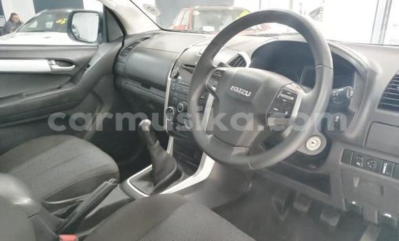 Tenga Tsaru Isuzu KB Chena Mota in Beitbridge in Matabeleland South Tenga Tsaru Isuzu KB Chena Mota in Beitbridge in Matabeleland South