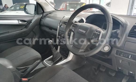 Tenga Tsaru Isuzu KB Chena Mota in Beitbridge in Matabeleland South Tenga Tsaru Isuzu KB Chena Mota in Beitbridge in Matabeleland South