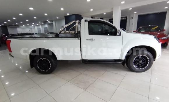 Tenga Tsaru Isuzu KB Chena Mota in Beitbridge in Matabeleland South Tenga Tsaru Isuzu KB Chena Mota in Beitbridge in Matabeleland South