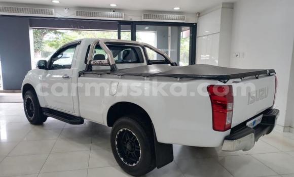 Tenga Tsaru Isuzu KB Chena Mota in Beitbridge in Matabeleland South Tenga Tsaru Isuzu KB Chena Mota in Beitbridge in Matabeleland South