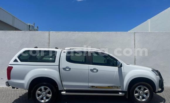 Buy Used Isuzu KB White Car in Beitbridge in Matabeleland South