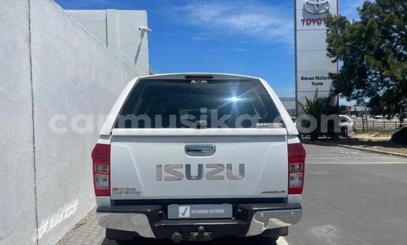 Acheter Occasion Voiture Isuzu KB Blanc à Beitbridge, Matabeleland South Acheter Occasion Voiture Isuzu KB Blanc à Beitbridge, Matabeleland South