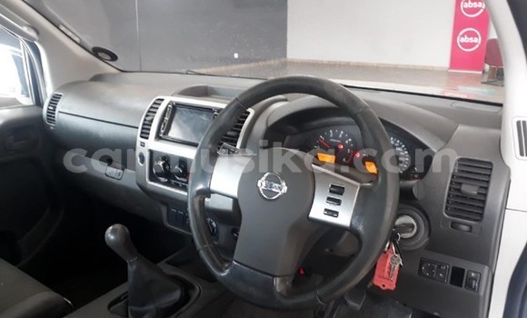 Acheter Occasion Voiture Nissan Navara Gris à Beitbridge, Matabeleland South Acheter Occasion Voiture Nissan Navara Gris à Beitbridge, Matabeleland South