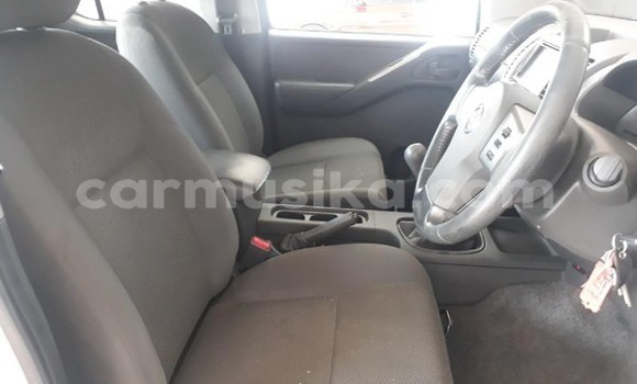 Acheter Occasion Voiture Nissan Navara Gris à Beitbridge, Matabeleland South Acheter Occasion Voiture Nissan Navara Gris à Beitbridge, Matabeleland South
