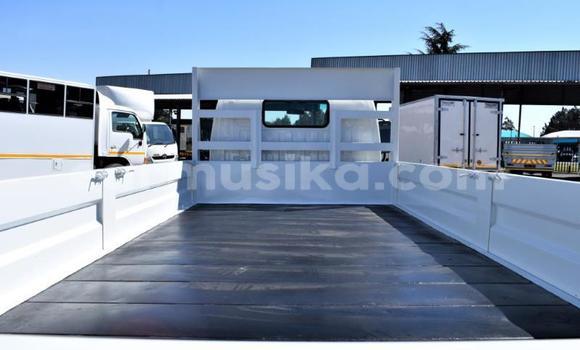 Tenga Tsaru Toyota Dyna Chena Mota in Beitbridge in Matabeleland South Tenga Tsaru Toyota Dyna Chena Mota in Beitbridge in Matabeleland South