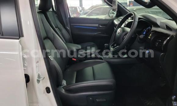 Acheter Occasion Voiture Toyota Hilux Blanc à Beitbridge, Matabeleland South Acheter Occasion Voiture Toyota Hilux Blanc à Beitbridge, Matabeleland South