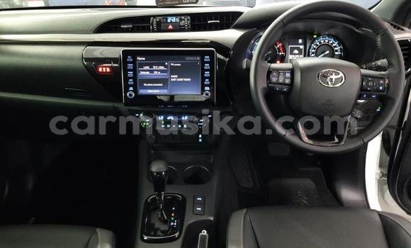 Acheter Occasion Voiture Toyota Hilux Blanc à Beitbridge, Matabeleland South Acheter Occasion Voiture Toyota Hilux Blanc à Beitbridge, Matabeleland South