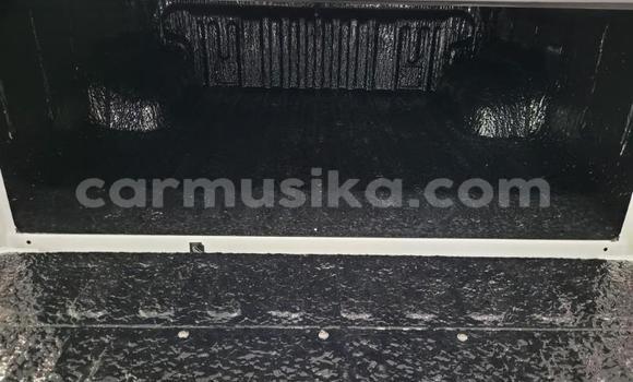 Acheter Occasion Voiture Toyota Hilux Blanc à Beitbridge, Matabeleland South Acheter Occasion Voiture Toyota Hilux Blanc à Beitbridge, Matabeleland South