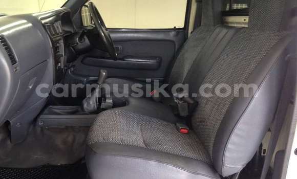 Acheter Occasion Voiture Toyota Hilux Blanc à Beitbridge, Matabeleland South Acheter Occasion Voiture Toyota Hilux Blanc à Beitbridge, Matabeleland South