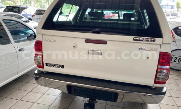 Acheter Occasion Voiture Toyota Hilux Blanc à Beitbridge, Matabeleland South Acheter Occasion Voiture Toyota Hilux Blanc à Beitbridge, Matabeleland South