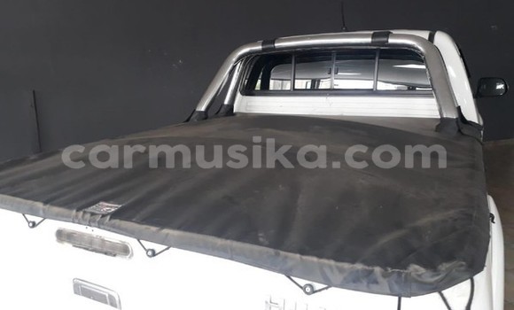 Acheter Occasion Voiture Toyota Hilux Blanc à Beitbridge, Matabeleland South Acheter Occasion Voiture Toyota Hilux Blanc à Beitbridge, Matabeleland South
