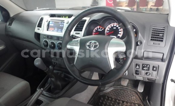 Acheter Occasion Voiture Toyota Hilux Blanc à Beitbridge, Matabeleland South Acheter Occasion Voiture Toyota Hilux Blanc à Beitbridge, Matabeleland South
