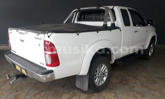 Acheter Occasion Voiture Toyota Hilux Blanc à Beitbridge, Matabeleland South Acheter Occasion Voiture Toyota Hilux Blanc à Beitbridge, Matabeleland South