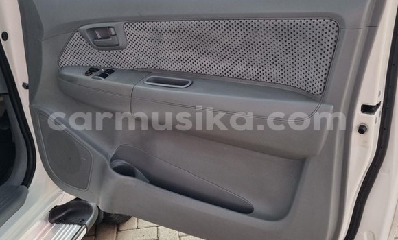 Tenga Tsaru Toyota Hilux Chena Mota in Beitbridge in Matabeleland South Tenga Tsaru Toyota Hilux Chena Mota in Beitbridge in Matabeleland South