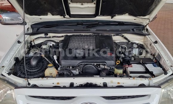 Tenga Tsaru Toyota Hilux Chena Mota in Beitbridge in Matabeleland South Tenga Tsaru Toyota Hilux Chena Mota in Beitbridge in Matabeleland South