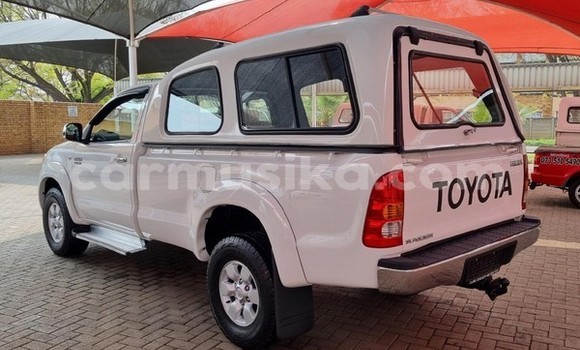 Tenga Tsaru Toyota Hilux Chena Mota in Beitbridge in Matabeleland South Tenga Tsaru Toyota Hilux Chena Mota in Beitbridge in Matabeleland South