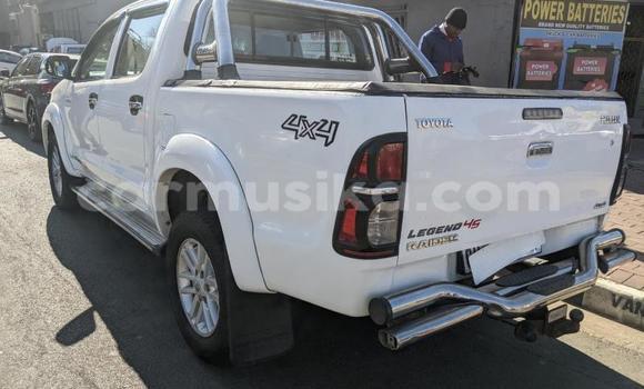 Acheter Occasion Voiture Toyota Hilux Blanc à Beitbridge, Matabeleland South Acheter Occasion Voiture Toyota Hilux Blanc à Beitbridge, Matabeleland South