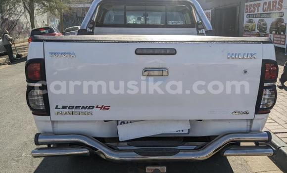 Acheter Occasion Voiture Toyota Hilux Blanc à Beitbridge, Matabeleland South Acheter Occasion Voiture Toyota Hilux Blanc à Beitbridge, Matabeleland South