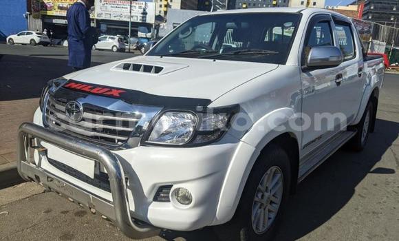 Acheter Occasion Voiture Toyota Hilux Blanc à Beitbridge, Matabeleland South Acheter Occasion Voiture Toyota Hilux Blanc à Beitbridge, Matabeleland South