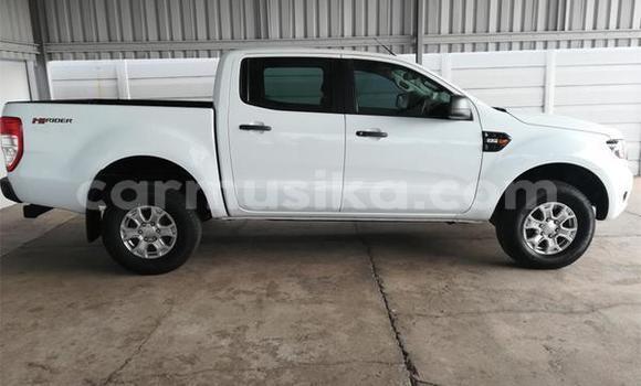 Acheter Occasion Voiture Ford Ranger Blanc à Beitbridge, Matabeleland South Acheter Occasion Voiture Ford Ranger Blanc à Beitbridge, Matabeleland South