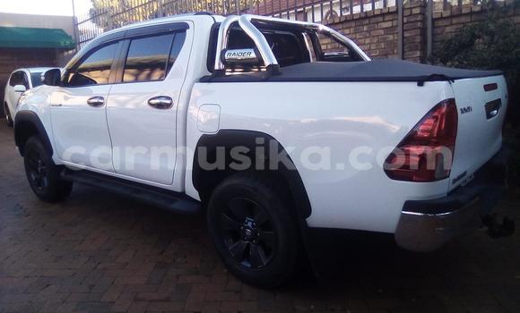 Buy Used Toyota Hilux White Car in Harare in Harare