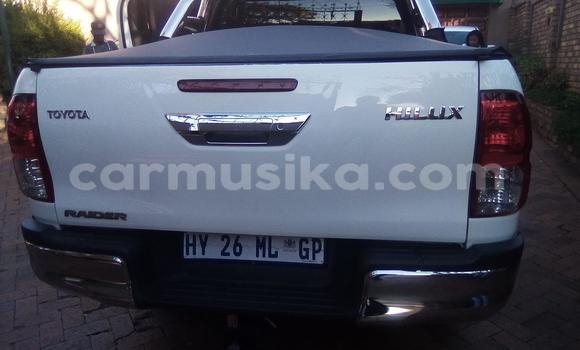 Acheter Occasion Voiture Toyota Hilux Blanc à Harare, Harare Acheter Occasion Voiture Toyota Hilux Blanc à Harare, Harare