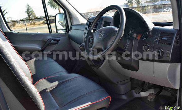 Buy Used Mercedes‒Benz 190 White Car in Beitbridge in Matabeleland South Buy Used Mercedes‒Benz 190 White Car in Beitbridge in Matabeleland South