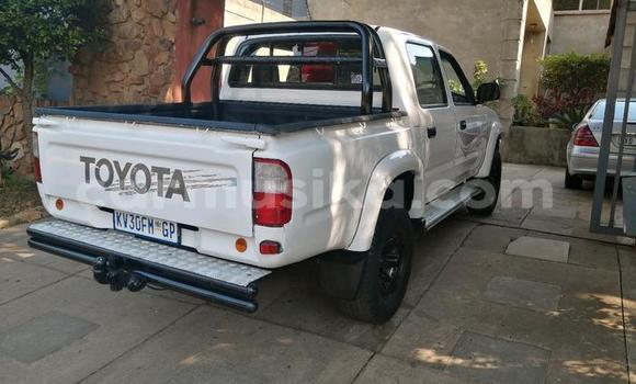 Acheter Occasion Voiture Toyota Hilux Blanc à Chegutu, Mashonaland West Acheter Occasion Voiture Toyota Hilux Blanc à Chegutu, Mashonaland West