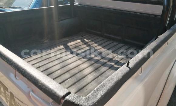 Acheter Occasion Voiture Toyota Hilux Blanc à Chegutu, Mashonaland West Acheter Occasion Voiture Toyota Hilux Blanc à Chegutu, Mashonaland West