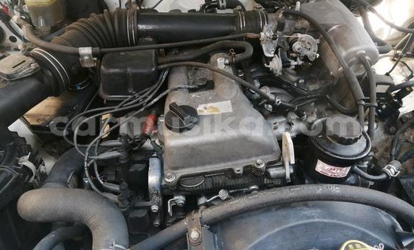 Acheter Occasion Voiture Toyota Hilux Blanc à Chegutu, Mashonaland West Acheter Occasion Voiture Toyota Hilux Blanc à Chegutu, Mashonaland West