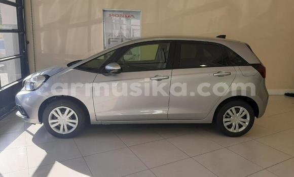 Acheter Occasion Voiture Honda Fit Gris à Chinhoyi, Mashonaland West Acheter Occasion Voiture Honda Fit Gris à Chinhoyi, Mashonaland West