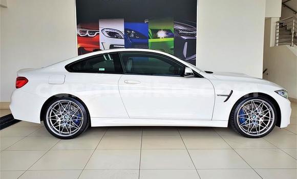 Acheter Occasion Voiture BMW M4 Blanc à Bulawayo, Bulawayo Acheter Occasion Voiture BMW M4 Blanc à Bulawayo, Bulawayo