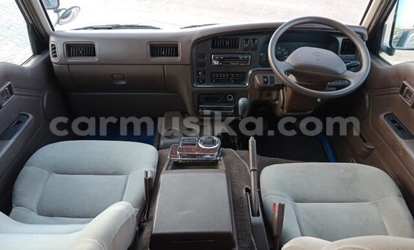 Acheter Occasion Voiture Nissan Caravan Beige à Beitbridge, Matabeleland South Acheter Occasion Voiture Nissan Caravan Beige à Beitbridge, Matabeleland South