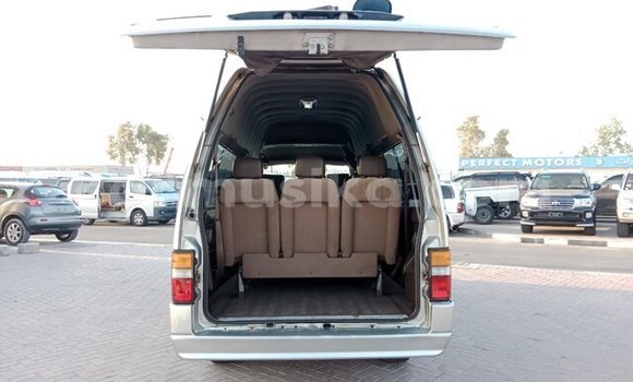 Acheter Occasion Voiture Nissan Caravan Beige à Beitbridge, Matabeleland South Acheter Occasion Voiture Nissan Caravan Beige à Beitbridge, Matabeleland South